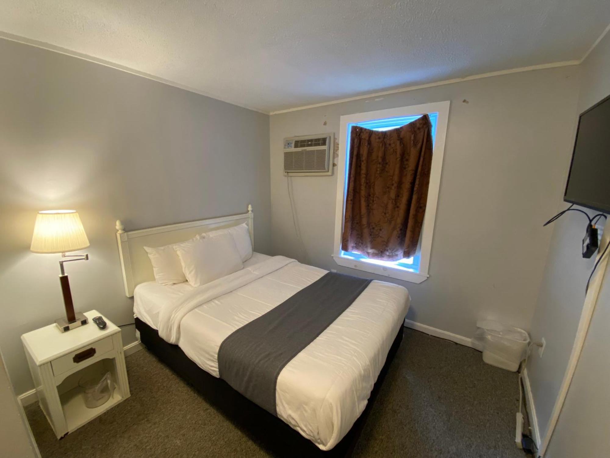 Winnisquam Lake Inn Тілтон Екстер'єр фото