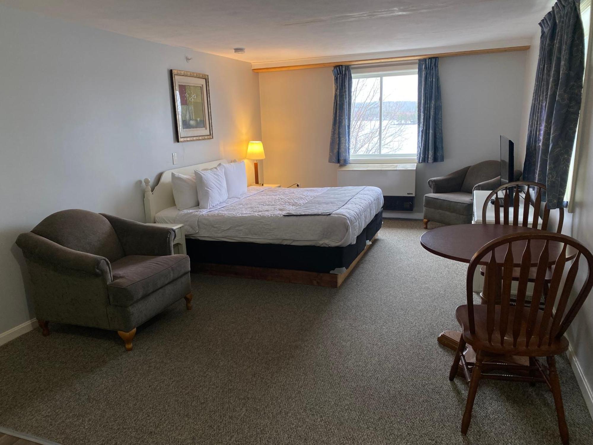 Winnisquam Lake Inn Тілтон Екстер'єр фото