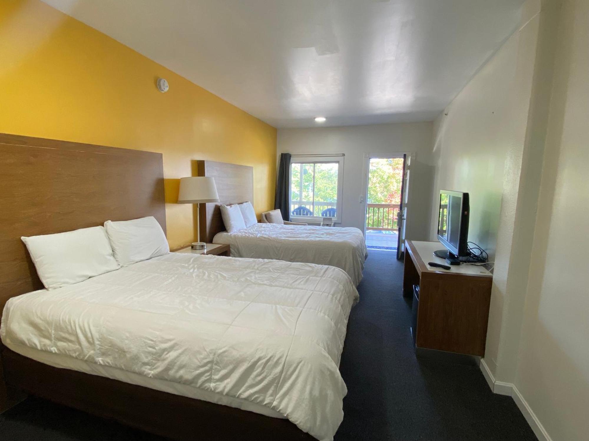 Winnisquam Lake Inn Тілтон Екстер'єр фото