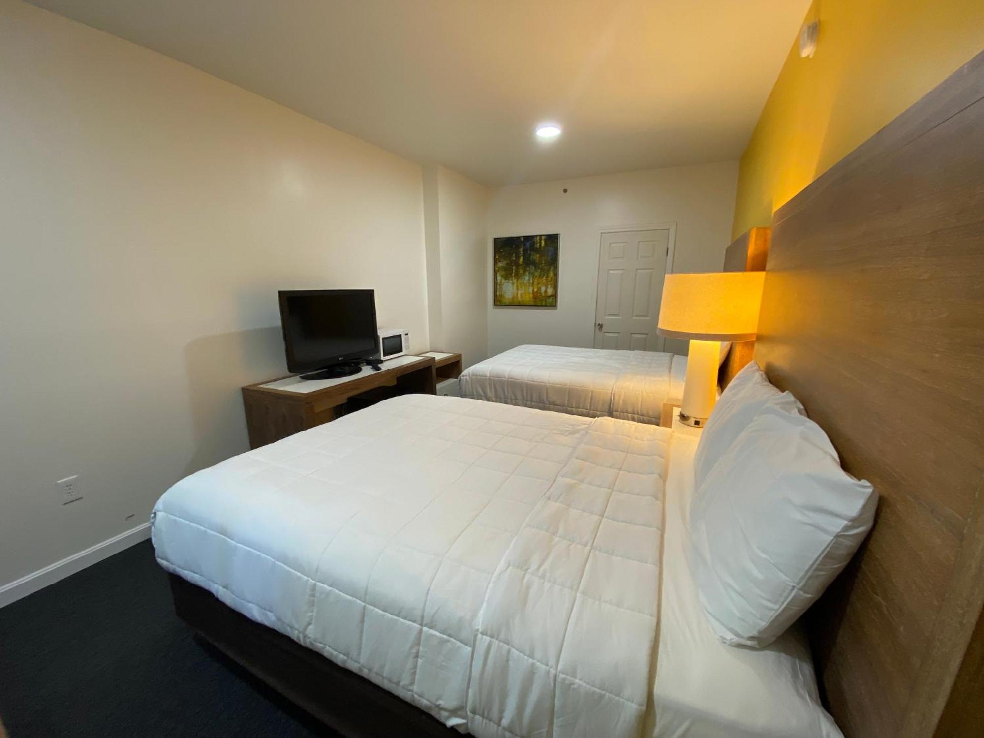 Winnisquam Lake Inn Тілтон Екстер'єр фото