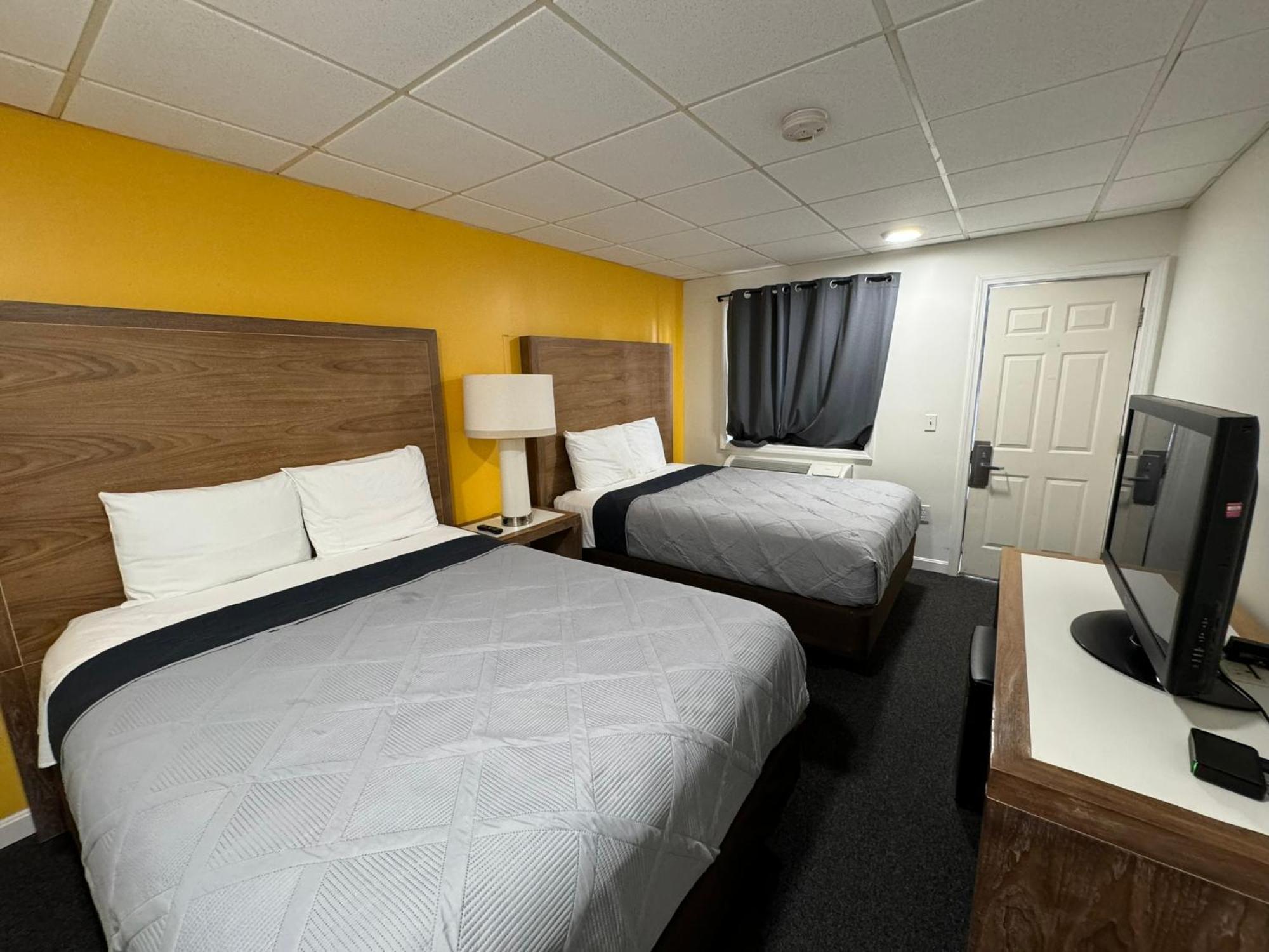 Winnisquam Lake Inn Тілтон Екстер'єр фото