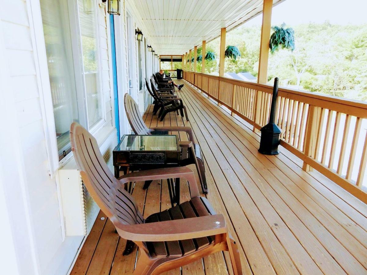 Winnisquam Lake Inn Тілтон Екстер'єр фото